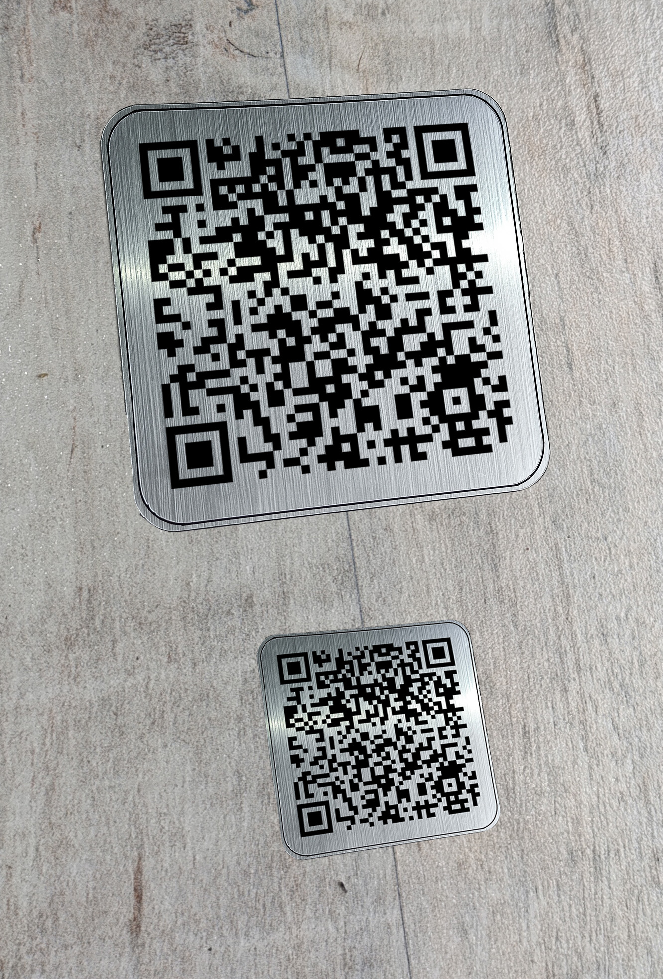Placa QR en acrílico